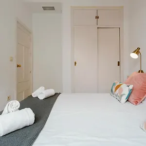  Appartamento Bright And Cozy-1bd 1bth & 2bd 1bth- La Giralda